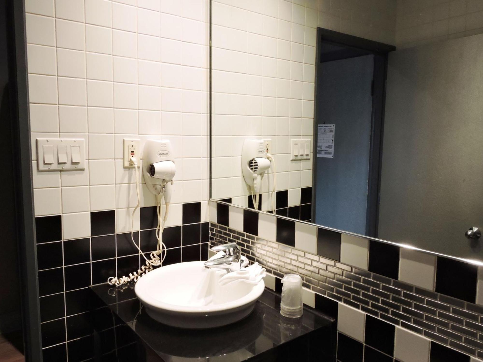 Hotel Newstar モントリオール エクステリア 写真